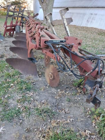 Main image International Harvester 735